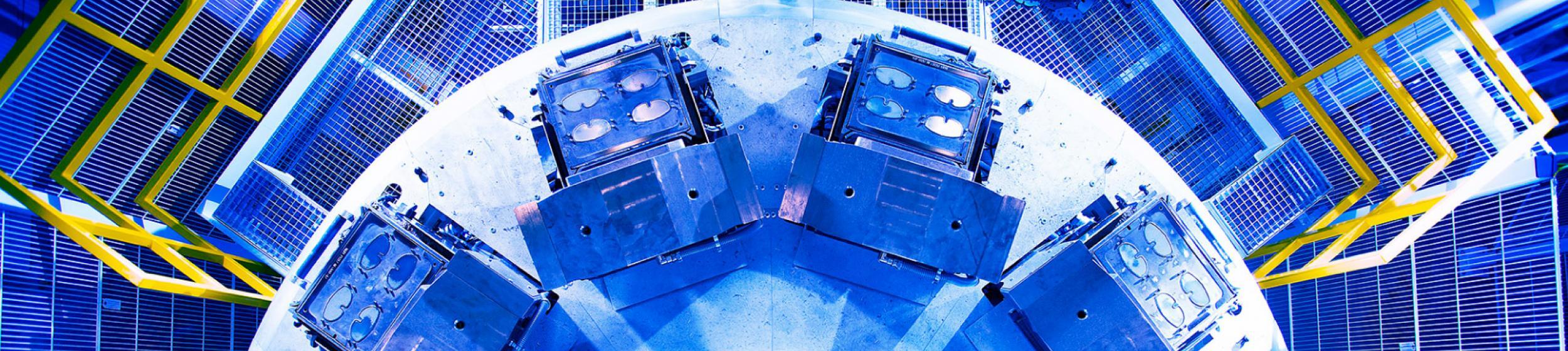 Hydraulic presses header